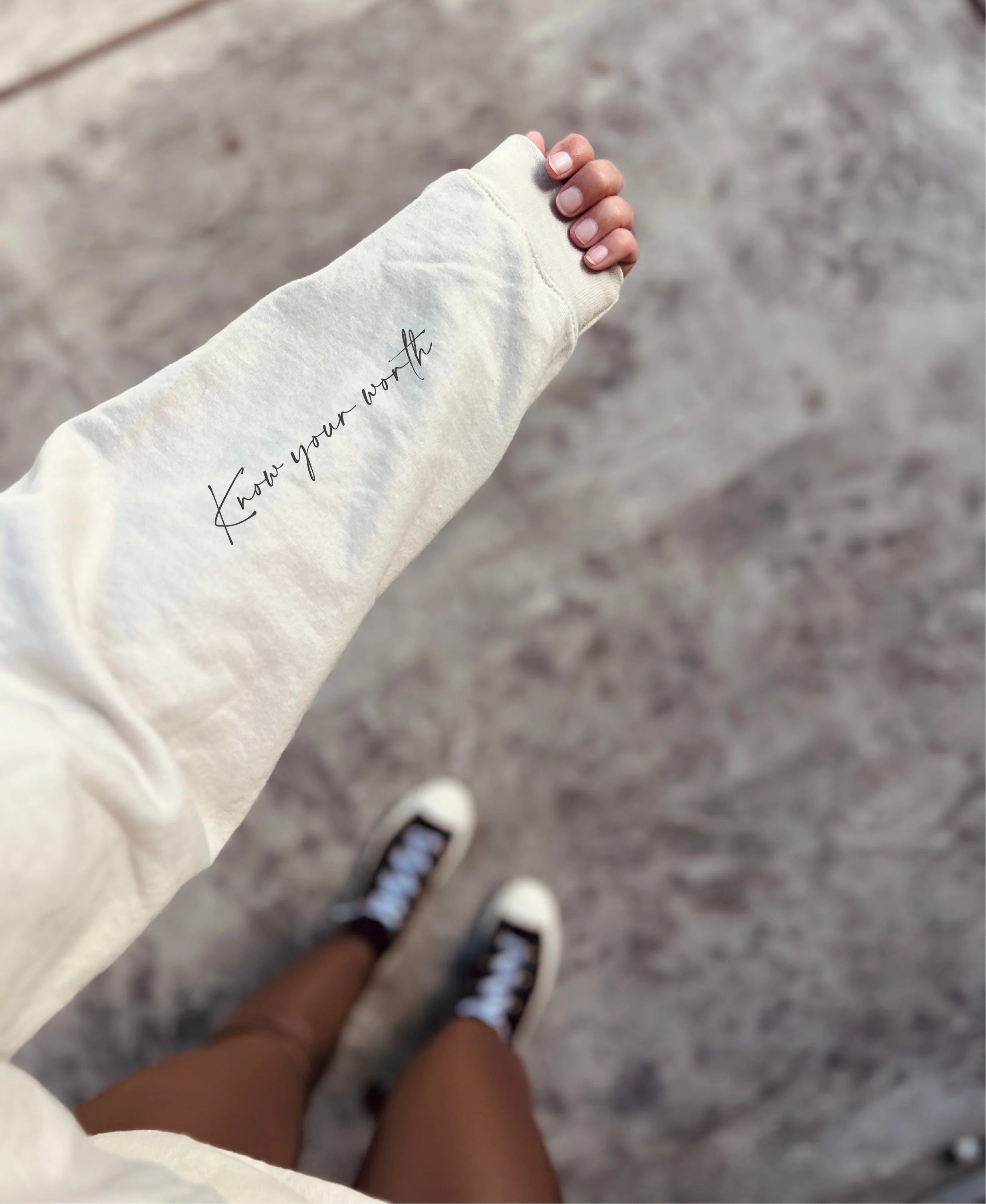 Know Your Worth Sleeve Print Basic Sweatshirt